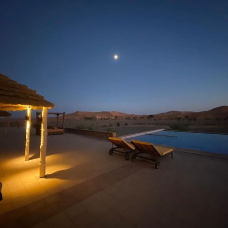 Hotel Riad Xaluca メルズーガ エクステリア 写真