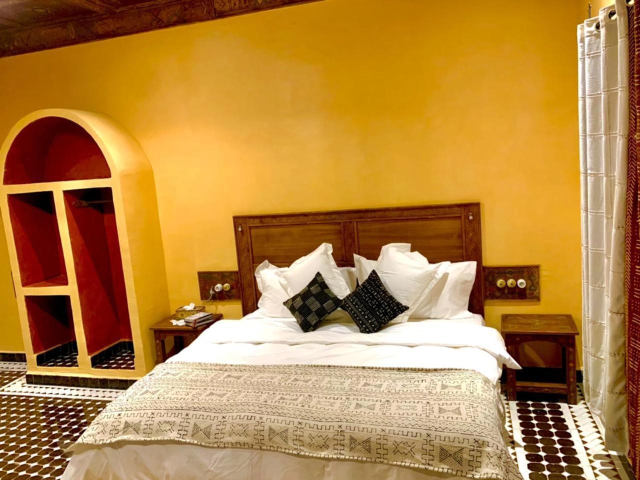 Hotel Riad Xaluca メルズーガ エクステリア 写真