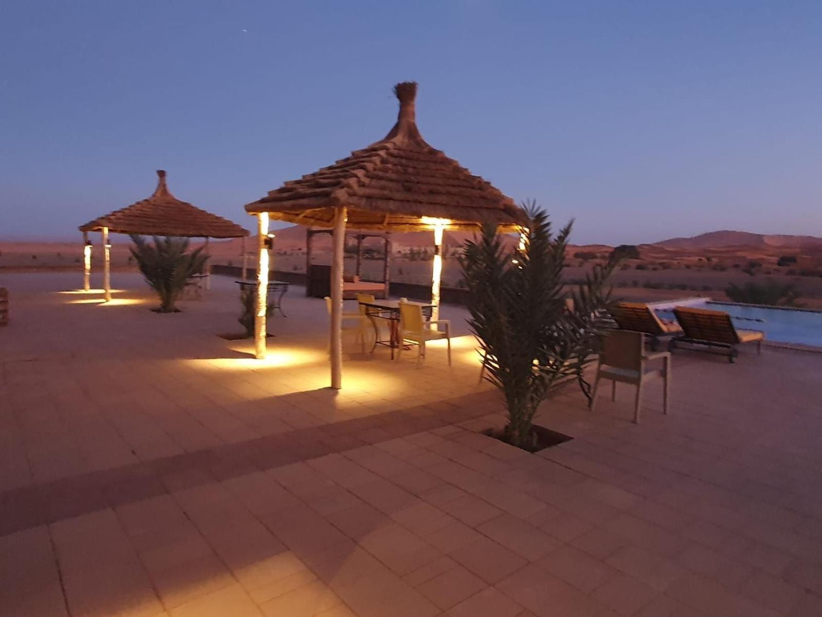 Hotel Riad Xaluca メルズーガ エクステリア 写真