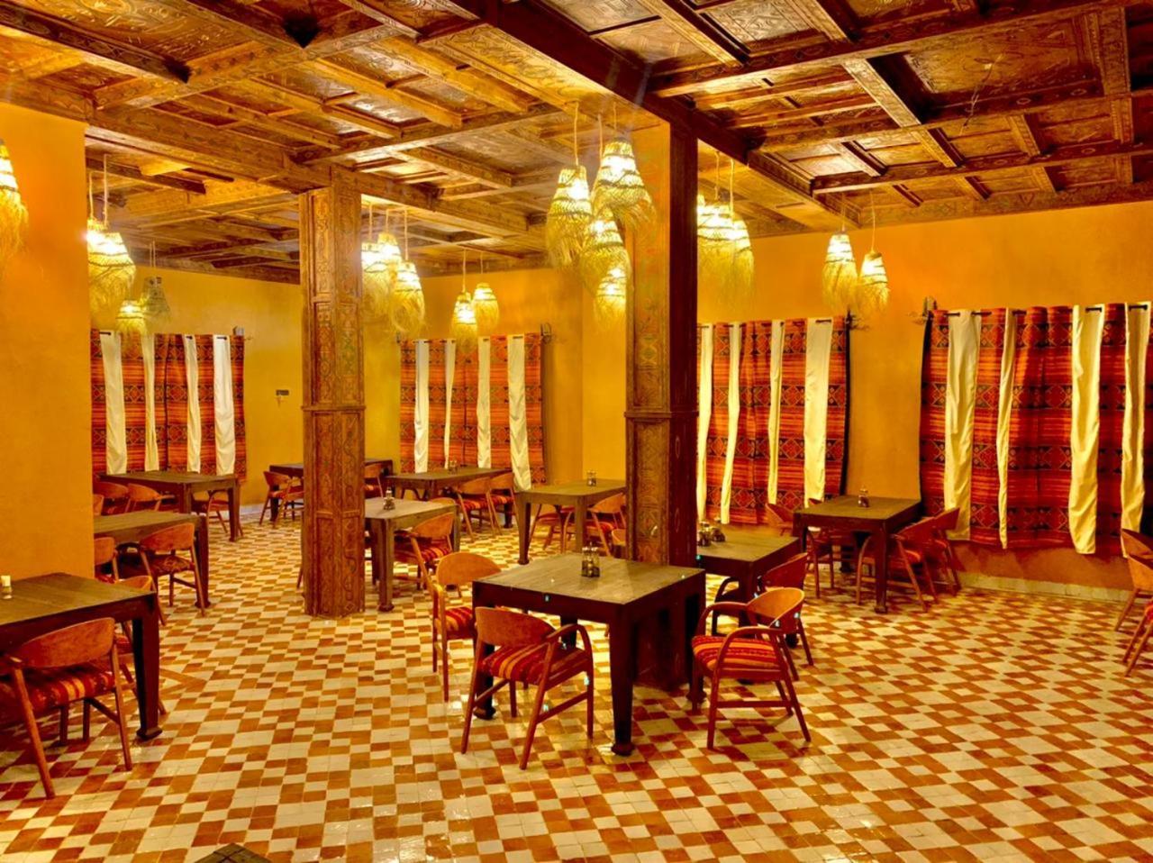 Hotel Riad Xaluca メルズーガ エクステリア 写真