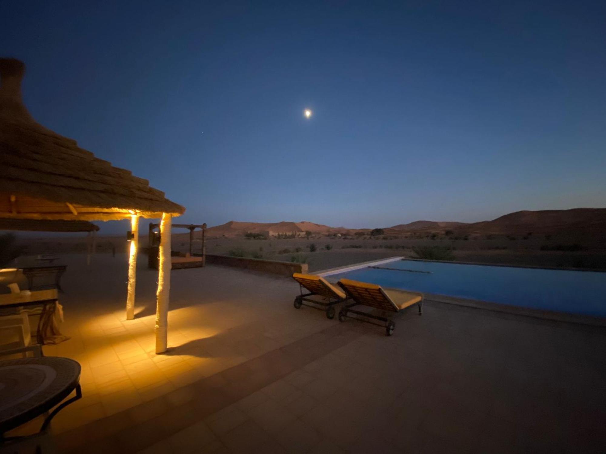 Hotel Riad Xaluca メルズーガ エクステリア 写真