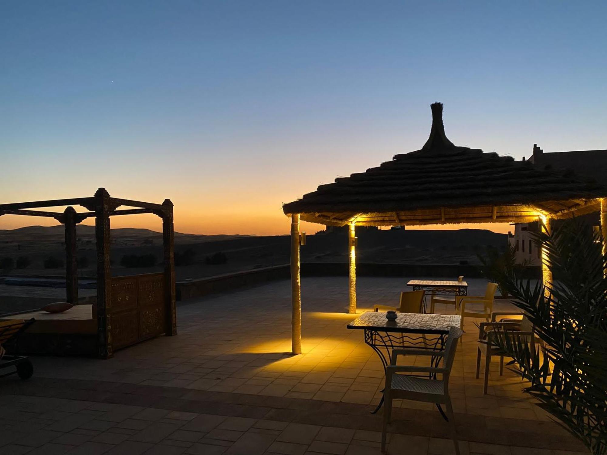 Hotel Riad Xaluca メルズーガ エクステリア 写真