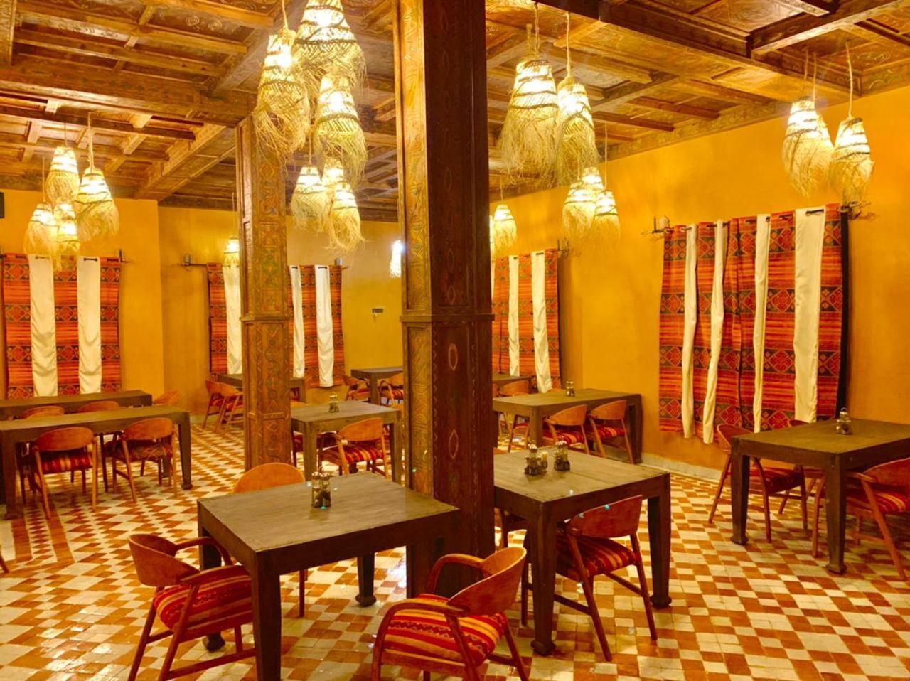 Hotel Riad Xaluca メルズーガ エクステリア 写真