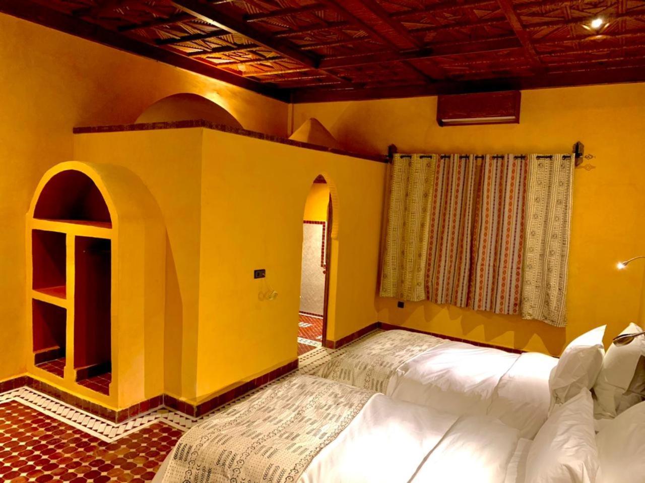 Hotel Riad Xaluca メルズーガ エクステリア 写真