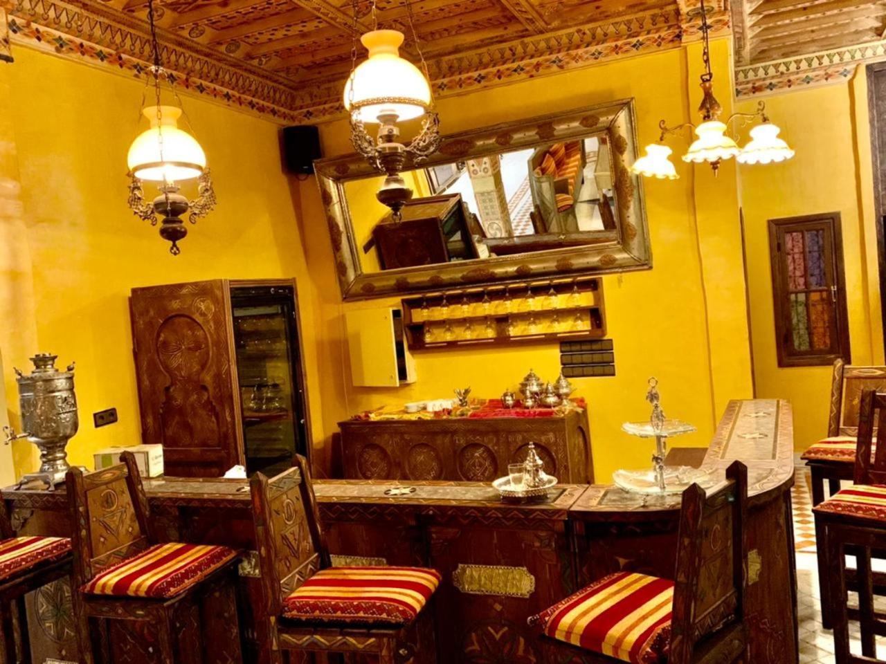 Hotel Riad Xaluca メルズーガ エクステリア 写真