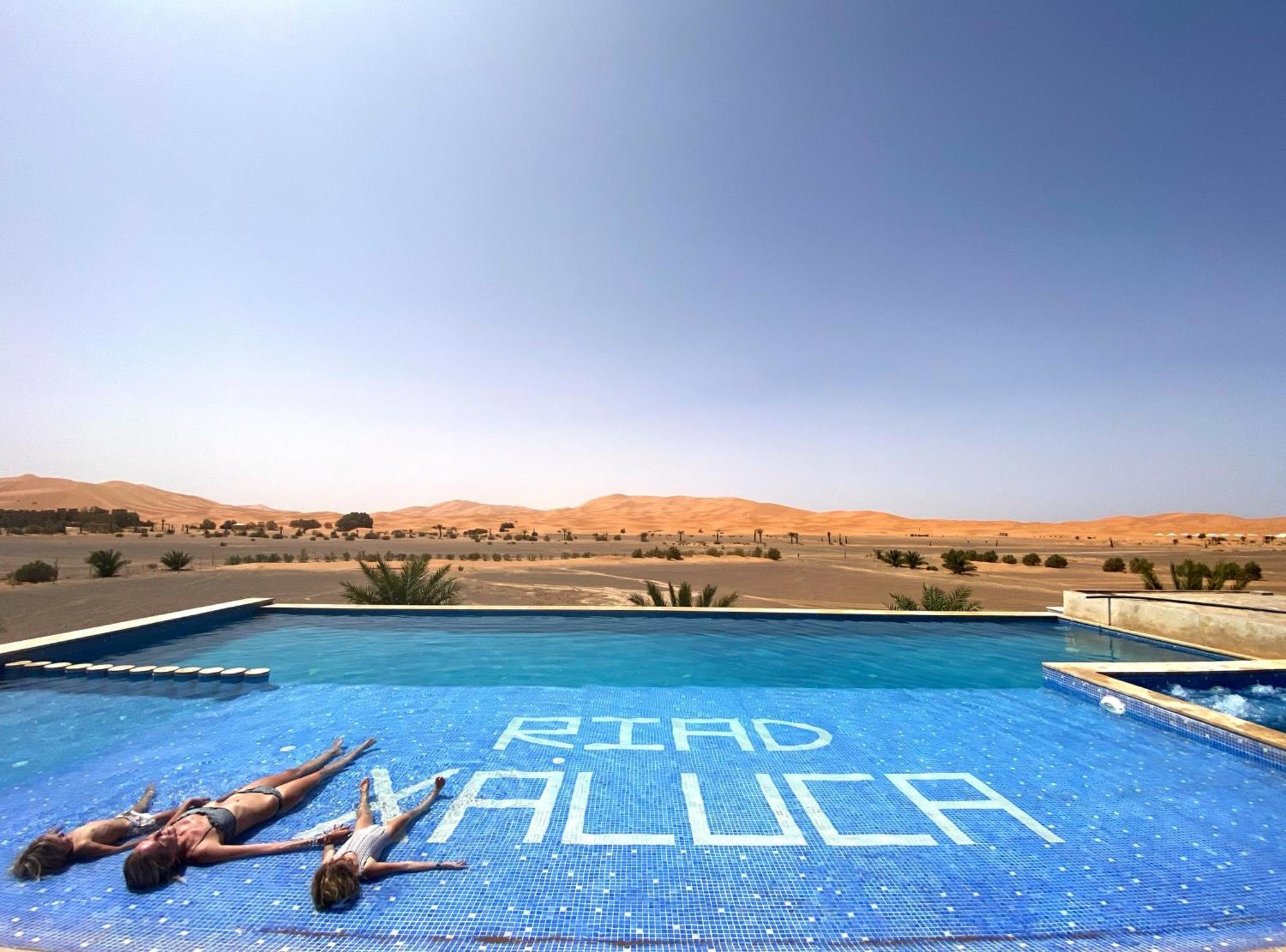 Hotel Riad Xaluca メルズーガ エクステリア 写真