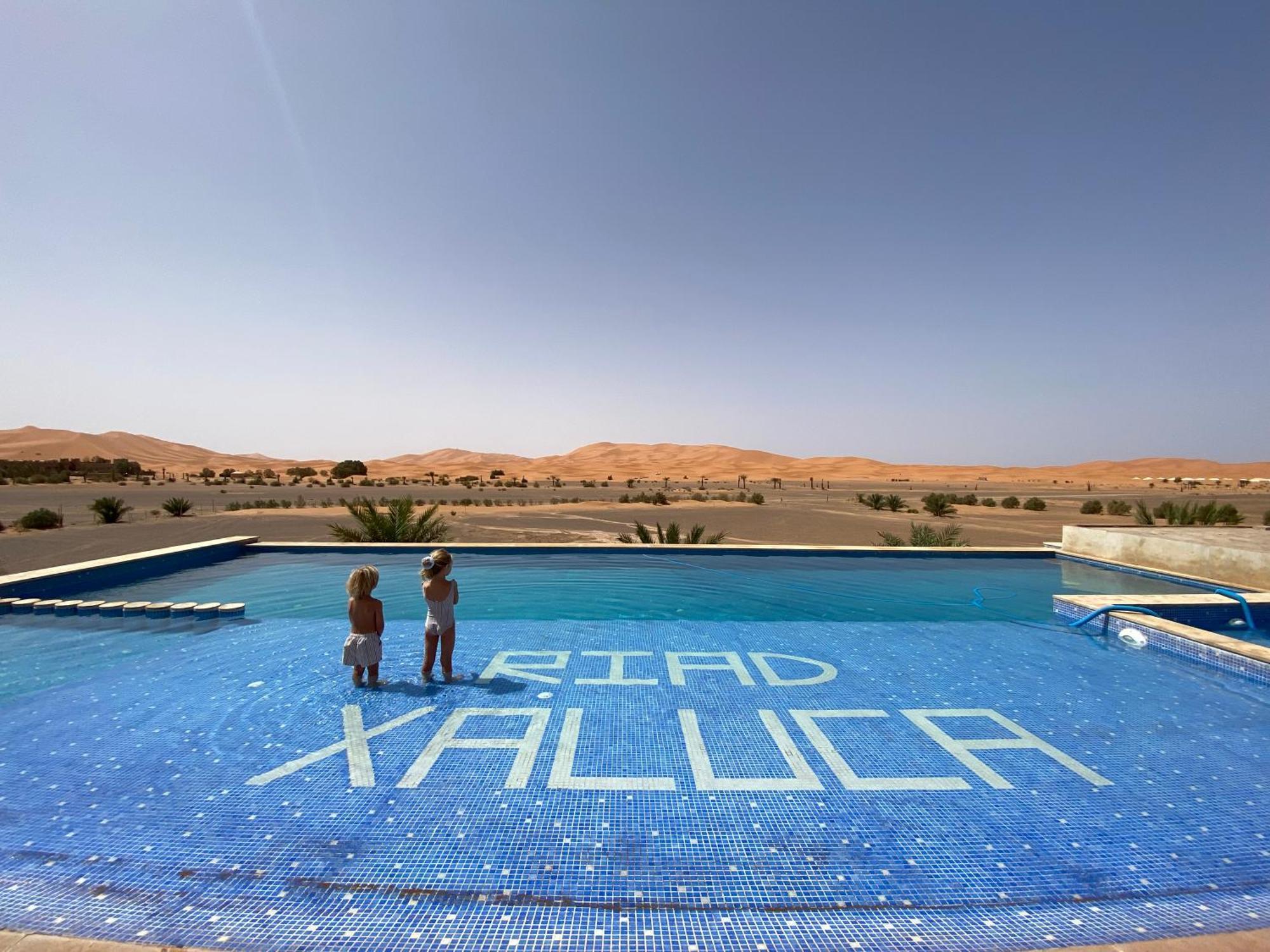 Hotel Riad Xaluca メルズーガ エクステリア 写真