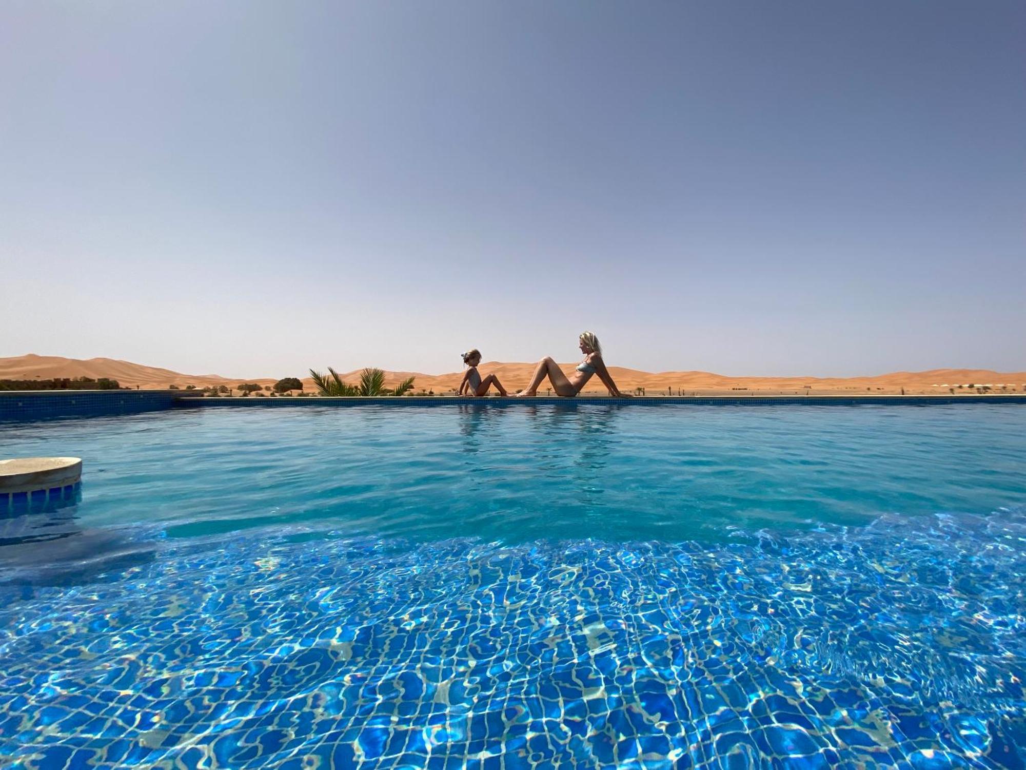 Hotel Riad Xaluca メルズーガ エクステリア 写真