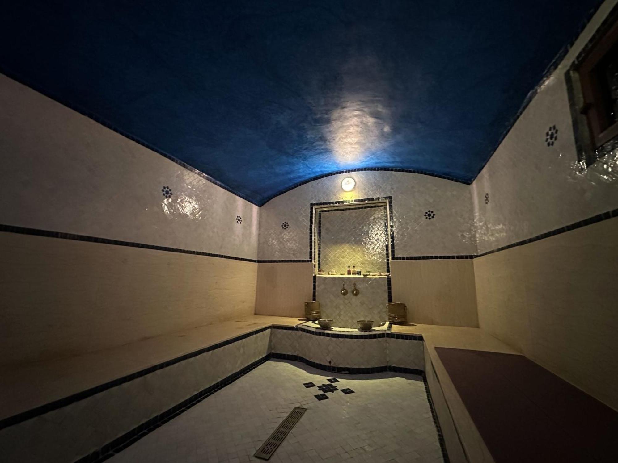 Hotel Riad Xaluca メルズーガ エクステリア 写真