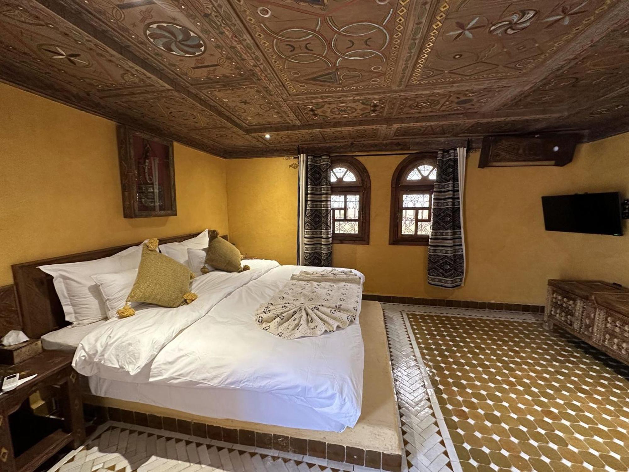 Hotel Riad Xaluca メルズーガ エクステリア 写真