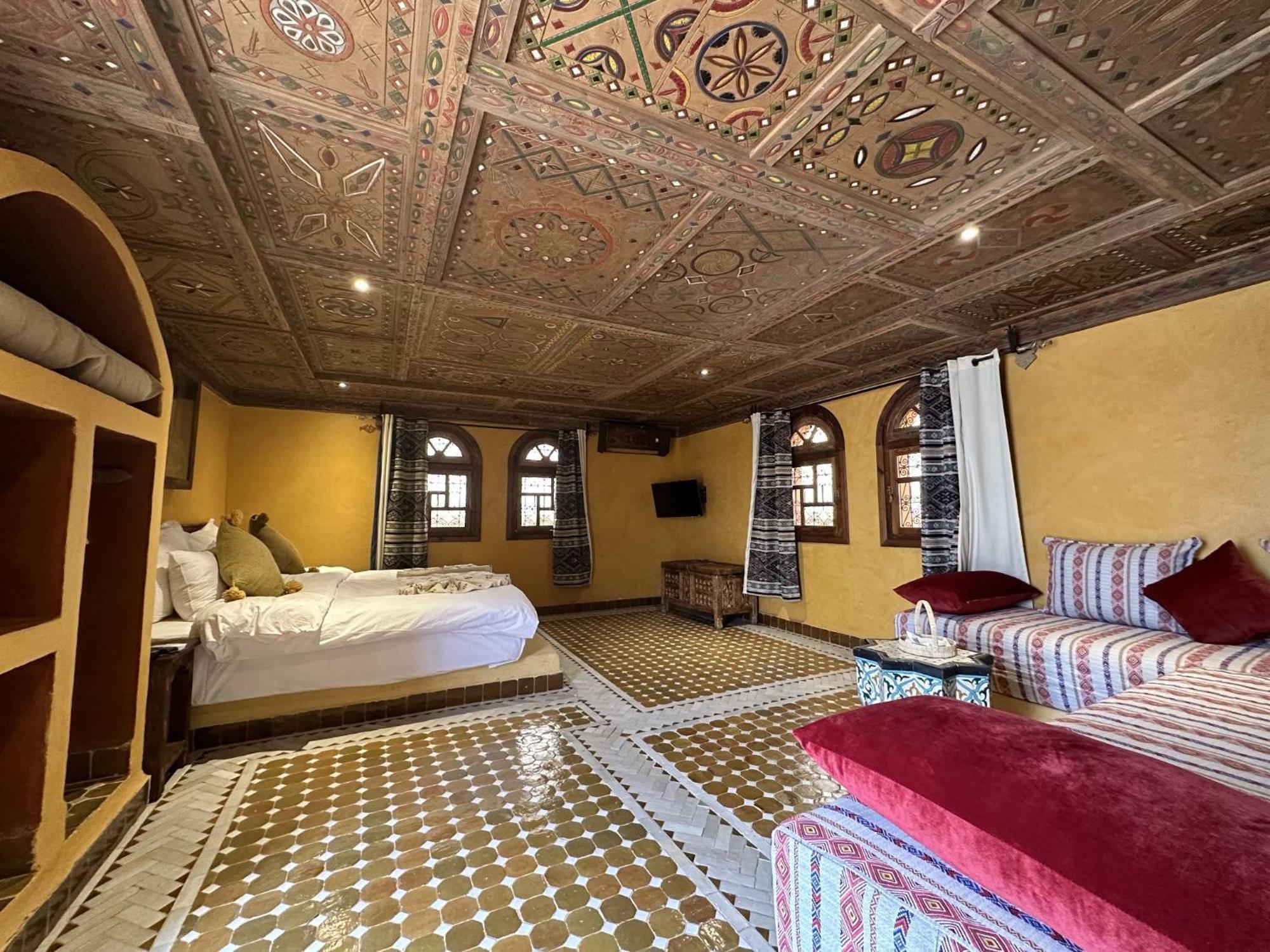 Hotel Riad Xaluca メルズーガ エクステリア 写真