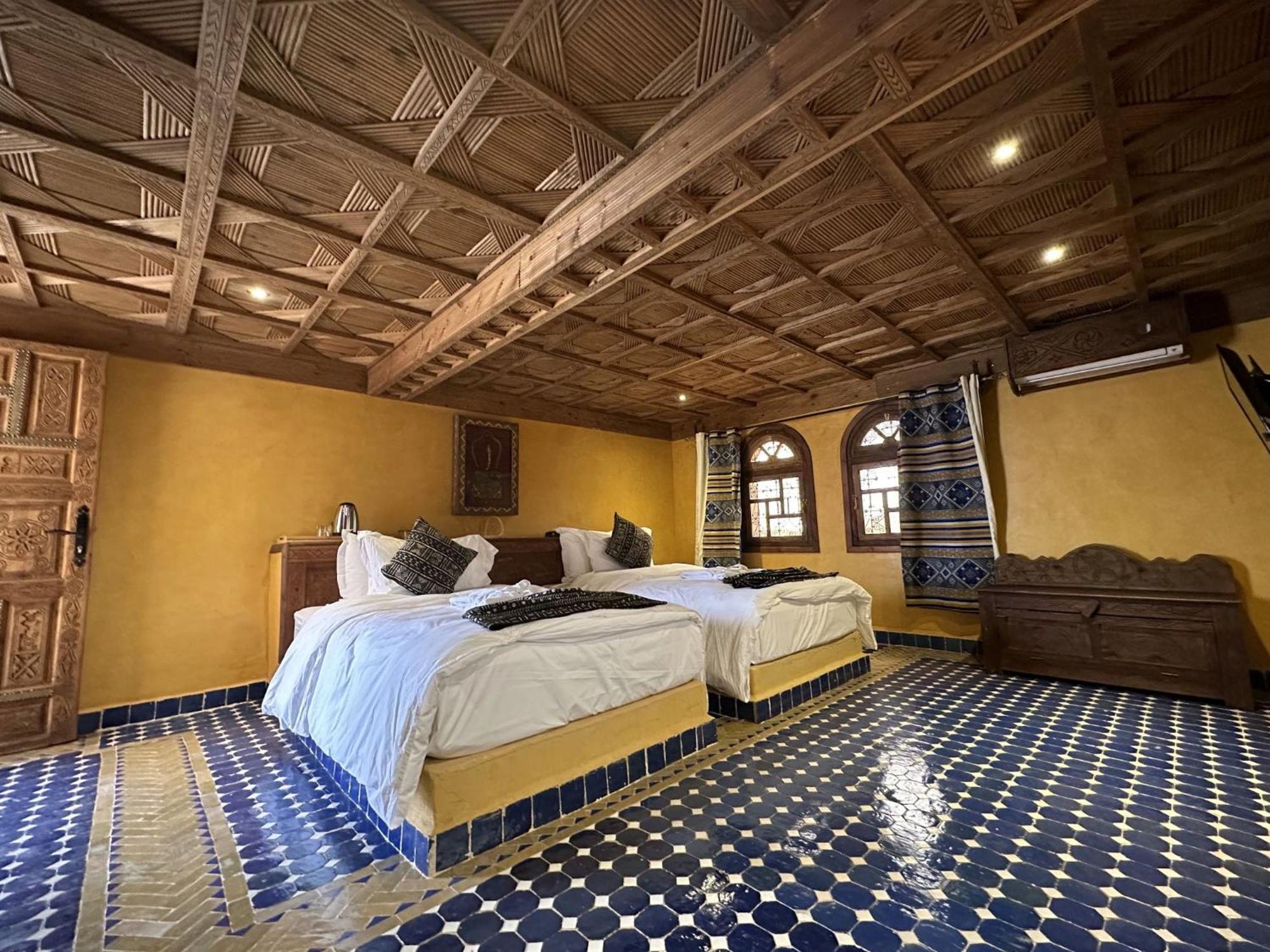 Hotel Riad Xaluca メルズーガ エクステリア 写真
