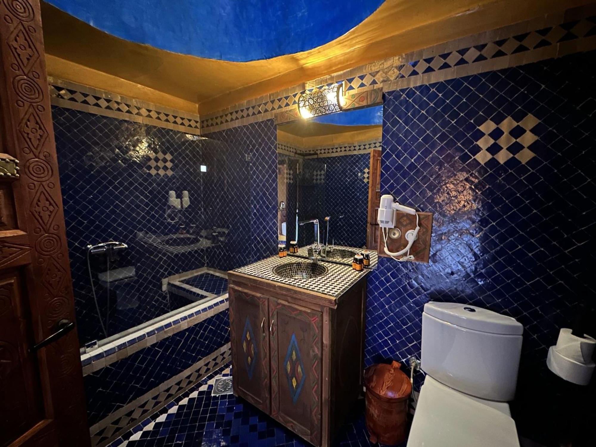 Hotel Riad Xaluca メルズーガ エクステリア 写真
