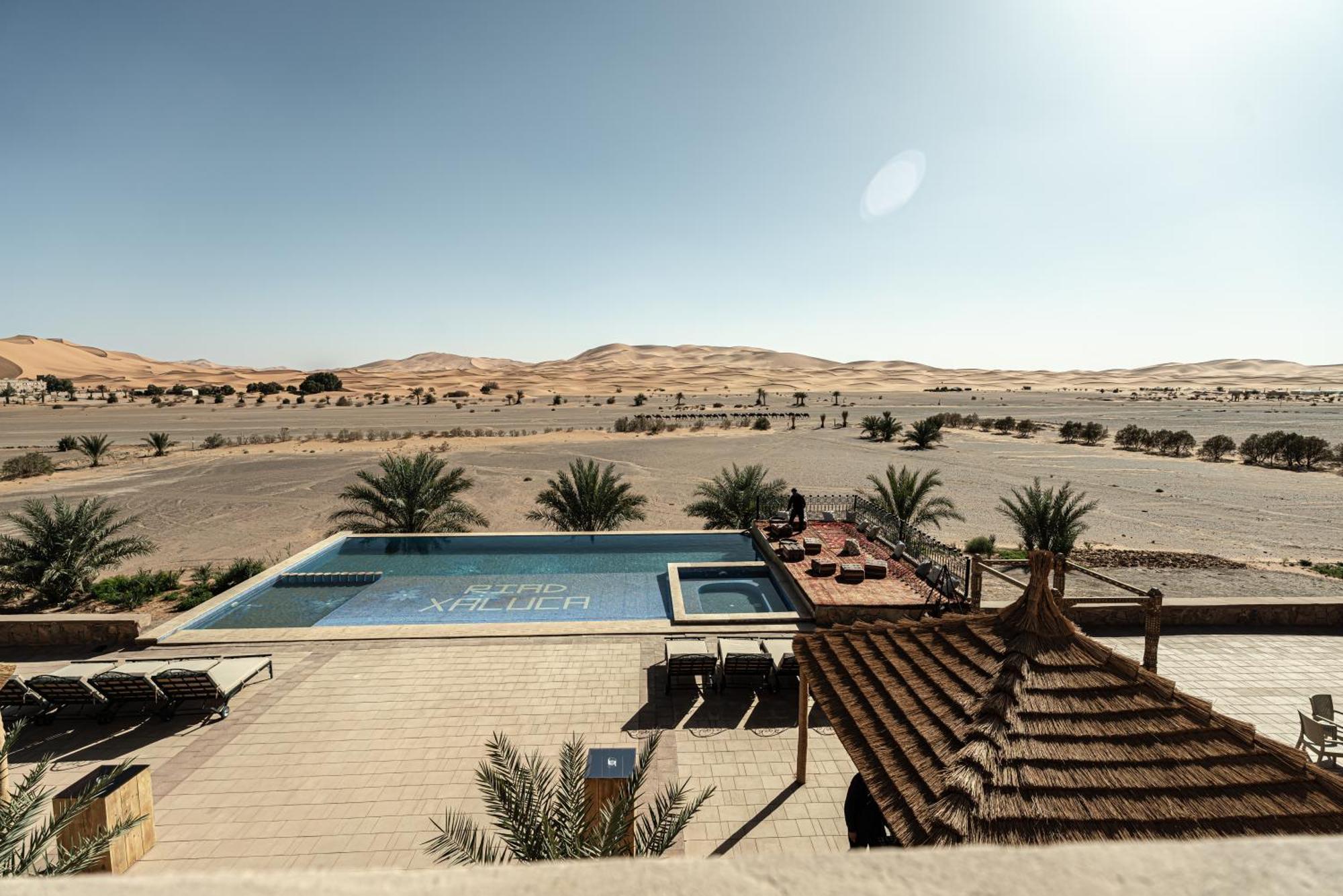 Hotel Riad Xaluca メルズーガ エクステリア 写真